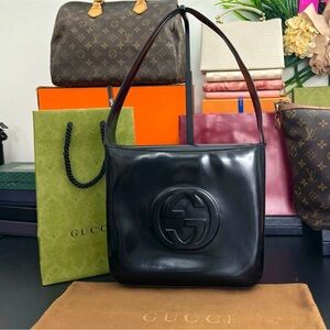 Authentic Gucci Patent  Black Shoulder Bag. Made in Italy Serial#000.1013.0506